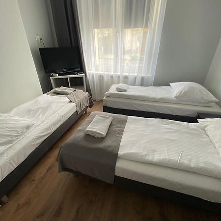 Villa Rosa Познань Экстерьер фото