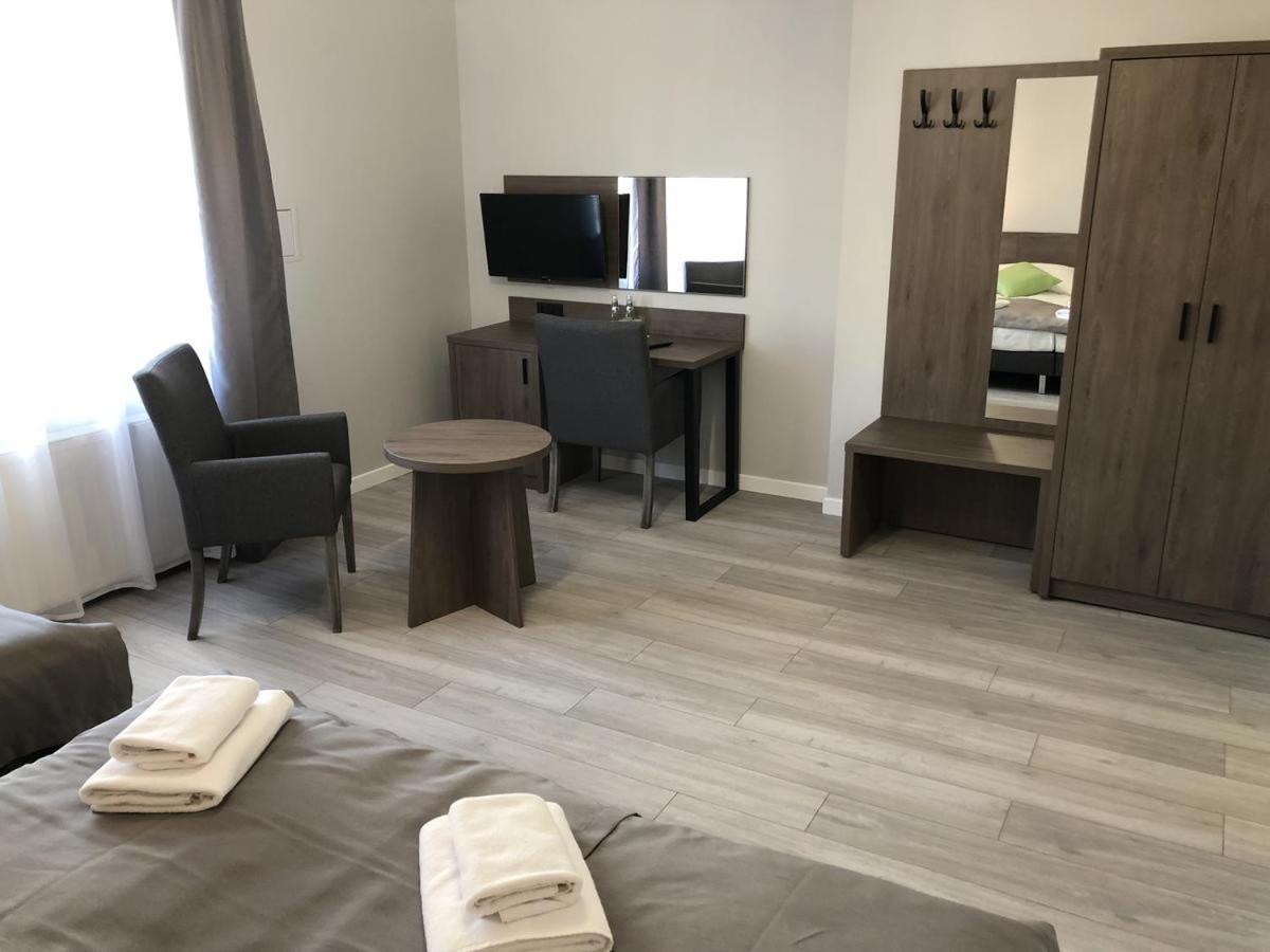 Villa Rosa Познань Экстерьер фото