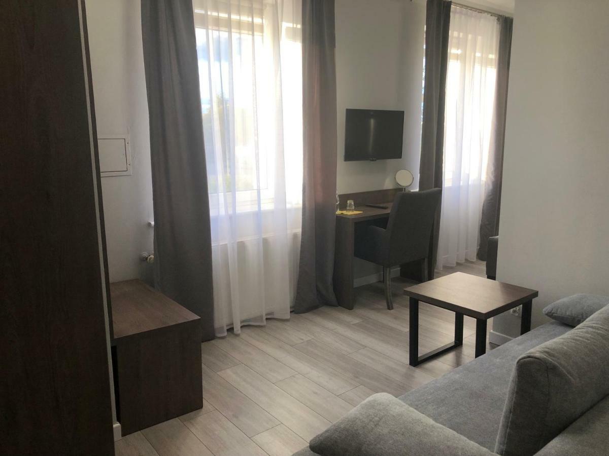 Villa Rosa Познань Экстерьер фото