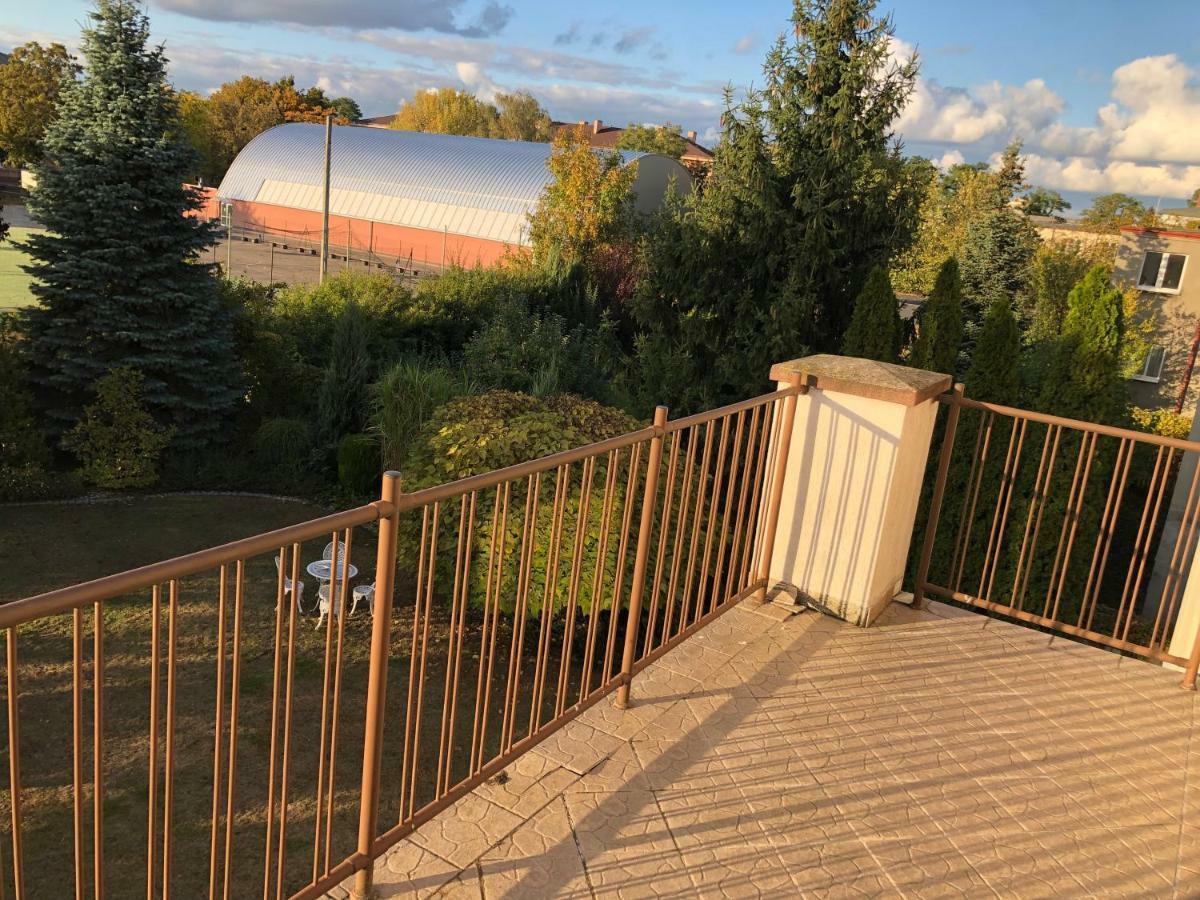 Villa Rosa Познань Экстерьер фото