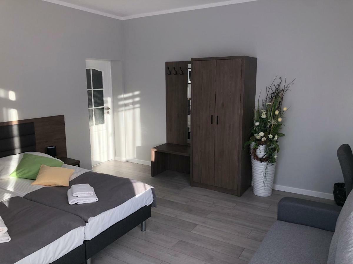 Villa Rosa Познань Экстерьер фото