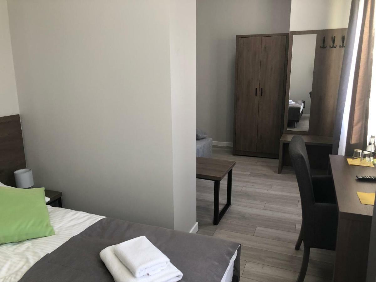 Villa Rosa Познань Экстерьер фото